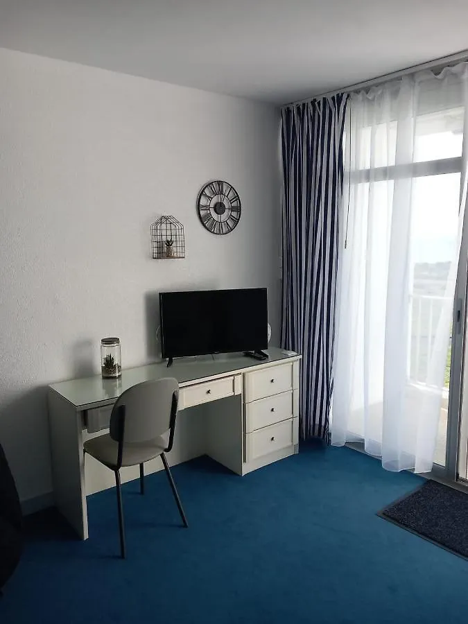 Grand Studio Vue Mer Dans Residence Des 3 Iles Pres De La Thalasso Quiberon 0*,  France
