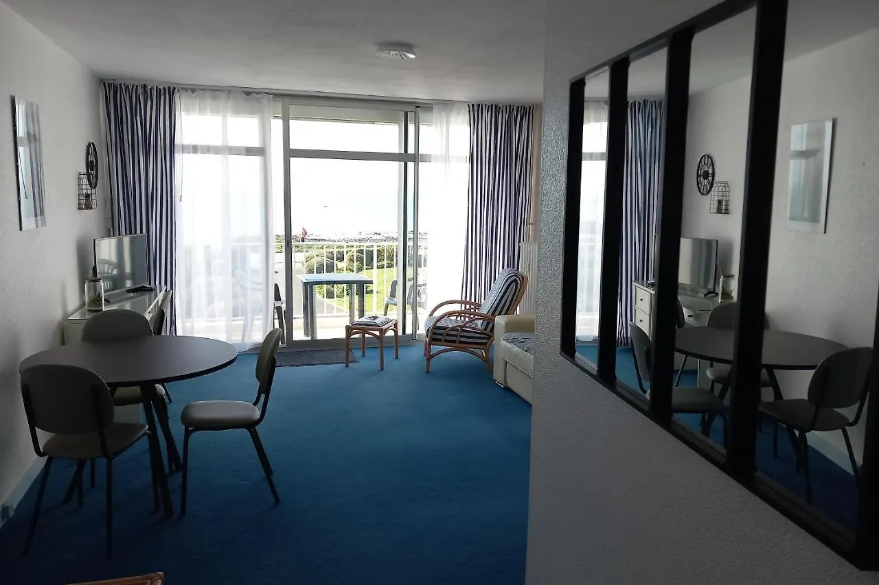 Grand Studio Vue Mer Dans Residence Des 3 Iles Pres De La Thalasso Quiberon